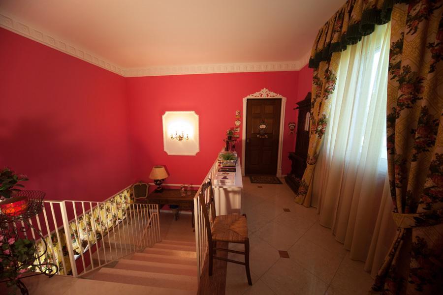 Rose E Merletti Hostal Sasso Feltrio Exterior foto