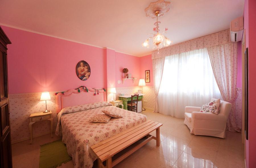 Rose E Merletti Hostal Sasso Feltrio Habitación foto